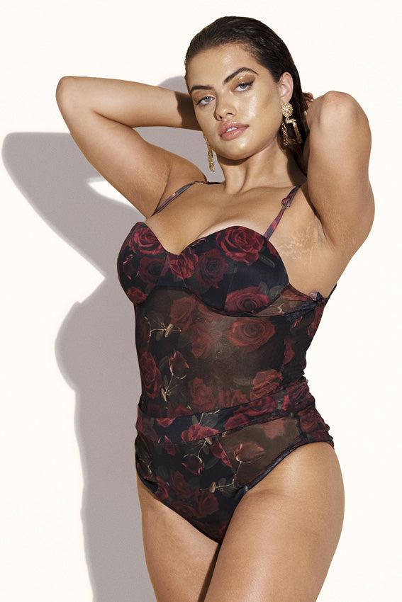 Le Rose One Piece: Red Rose