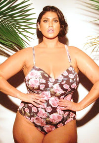 Saint One Piece: Dolce Rose Plus